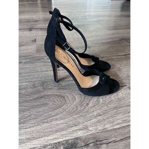 Via Spiga Women open toe Suade heels size 9